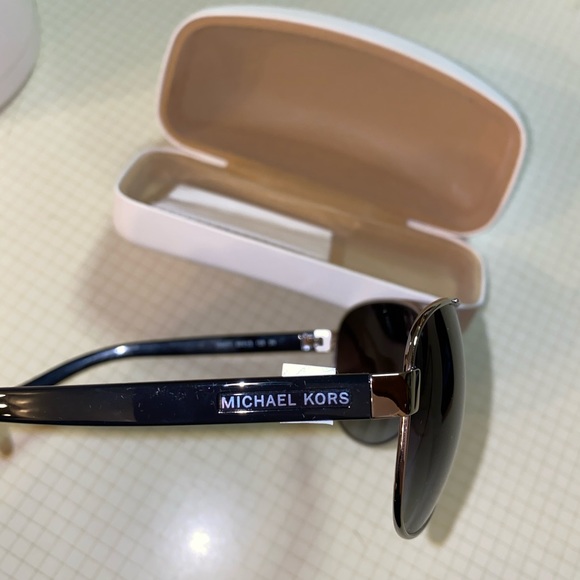 🌸 Michael kors brand new glasses - Picture 2 of 5